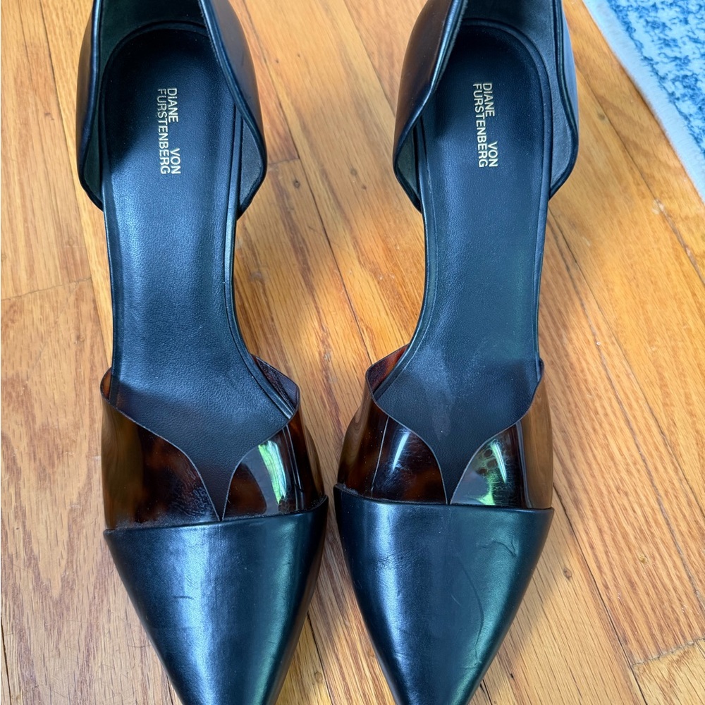 Diane Von Furstenberg Black Pointed-Toe D'Orsay Leather Pumps